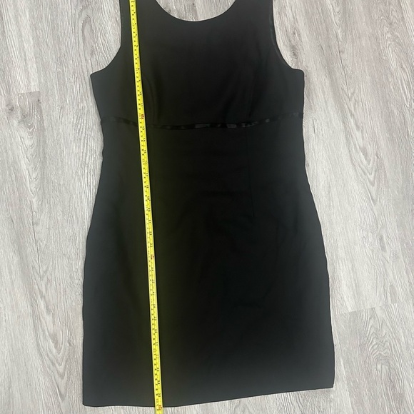 Vntg Y2K Little Black Sheath Dress 12P Minimalist Office Siren Classy Timeless - Picture 4 of 7